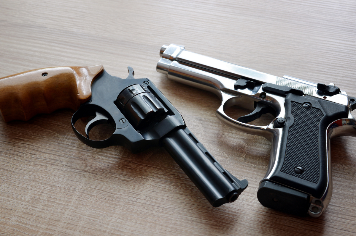 revolver vs semi auto handgun